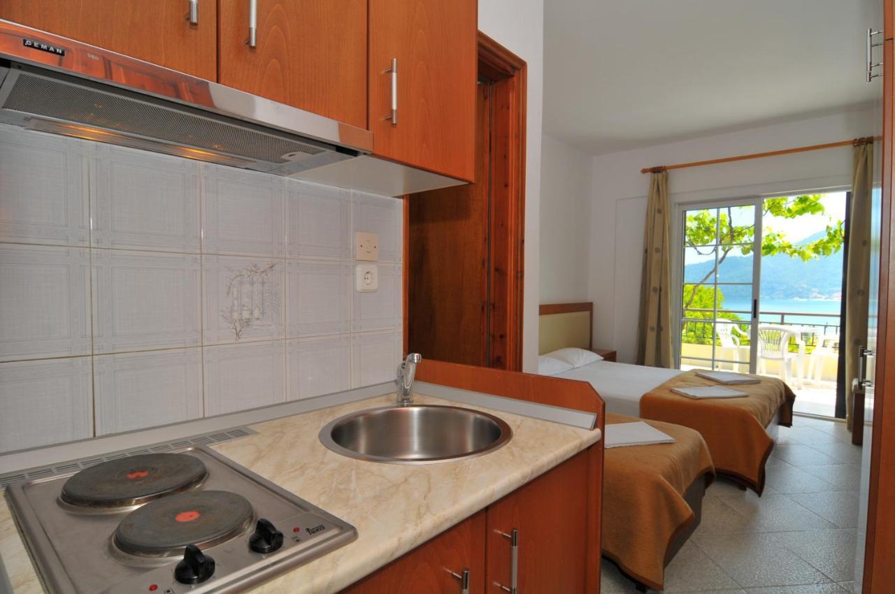Hotel Emerald Chrysi Ammoudia ภายนอก รูปภาพ