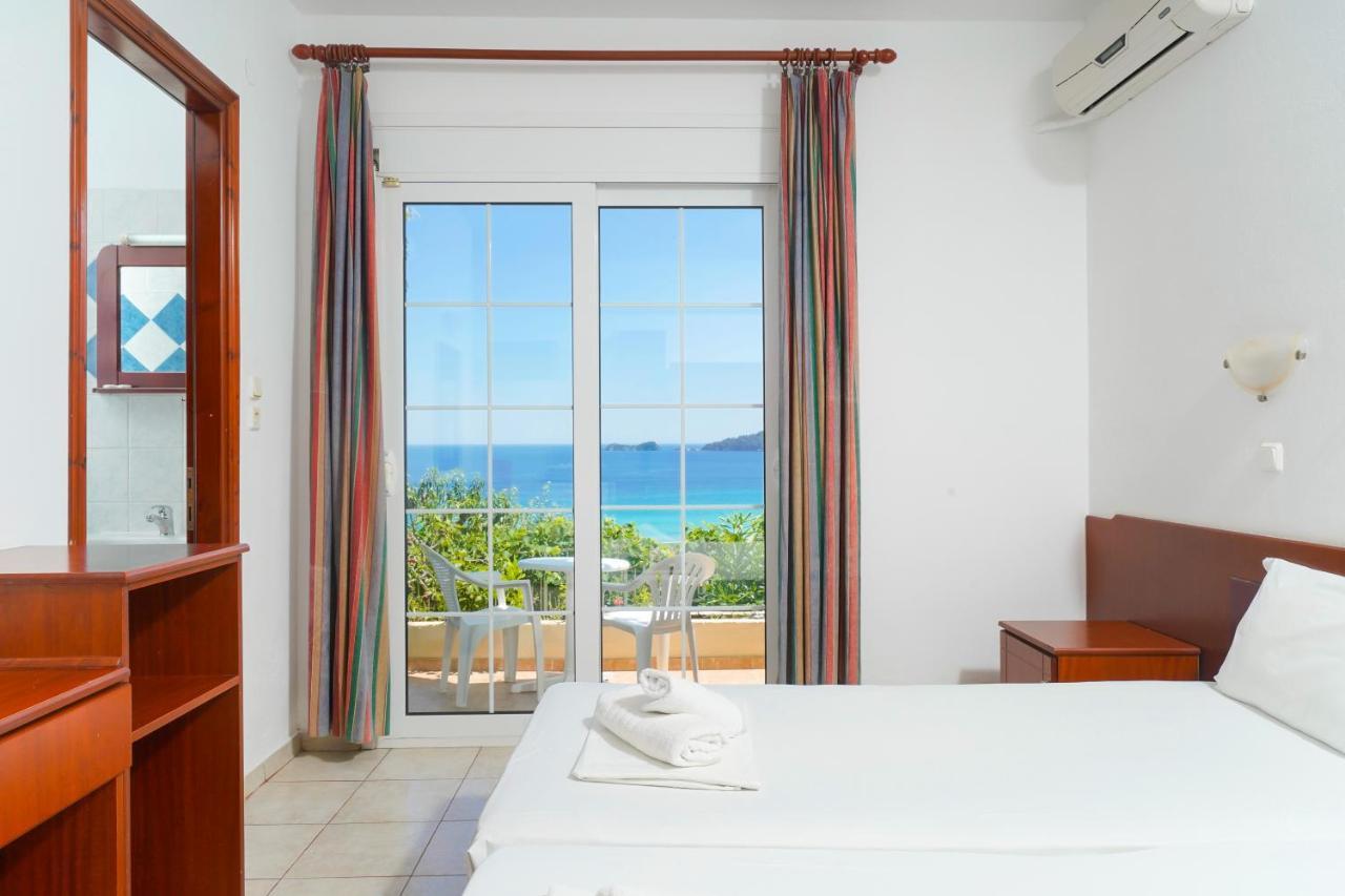 Hotel Emerald Chrysi Ammoudia ภายนอก รูปภาพ
